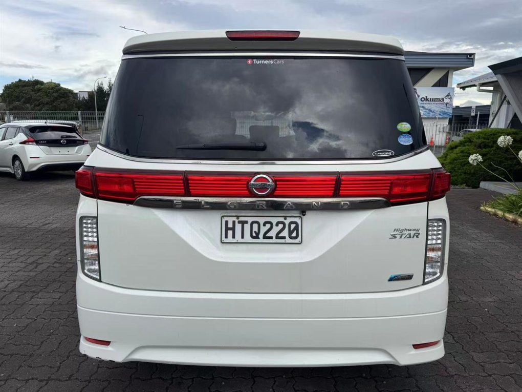 2010 Nissan Elgrand Highway Star