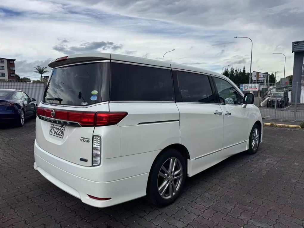 2010 Nissan Elgrand Highway Star