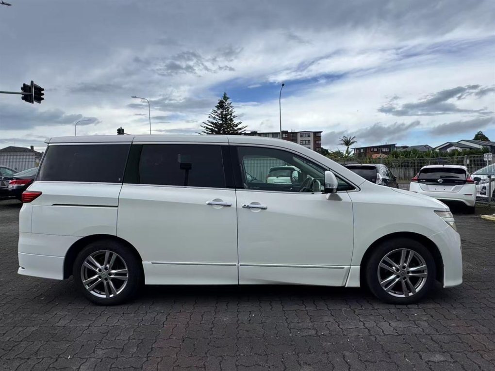 2010 Nissan Elgrand Highway Star