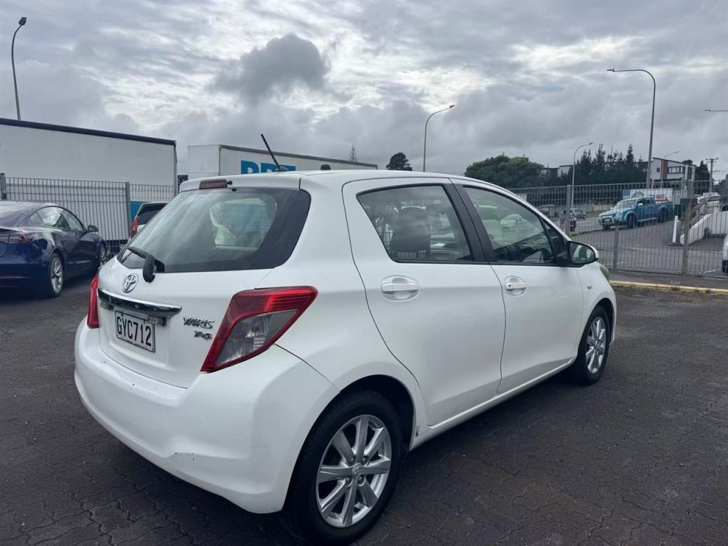 2013 Toyota Yaris 1.5P 5DR Atuo Hatchback