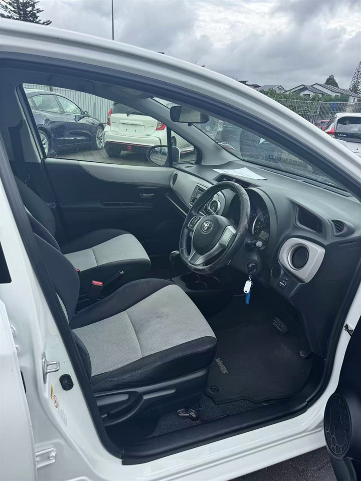 2013 Toyota Yaris 1.5P 5DR Atuo Hatchback
