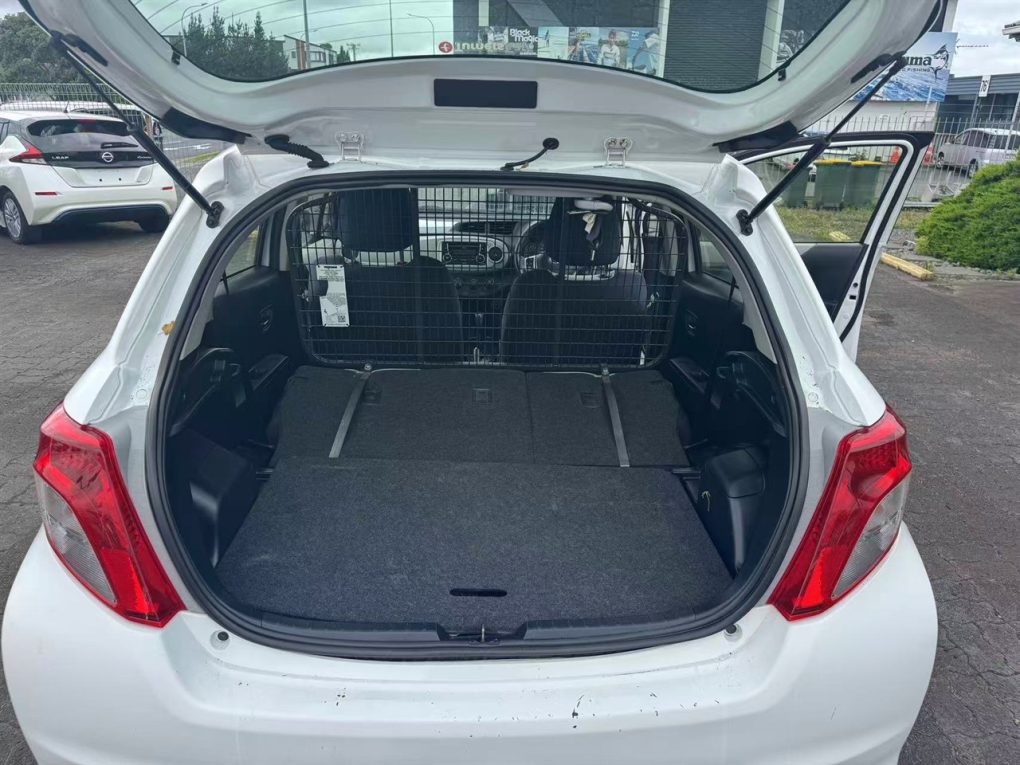 2013 Toyota Yaris 1.5P 5DR Atuo Hatchback