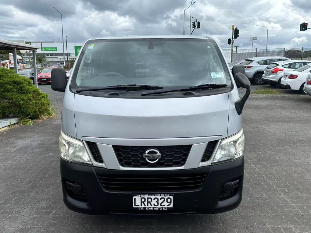 2015 Nissan caravan