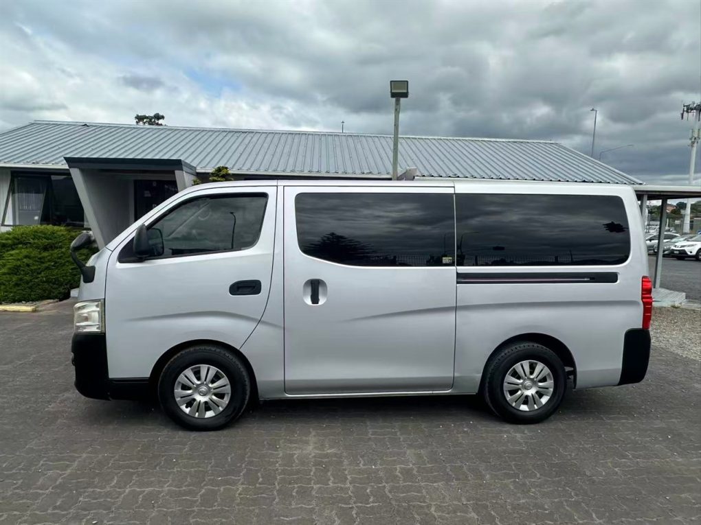 2015 Nissan caravan