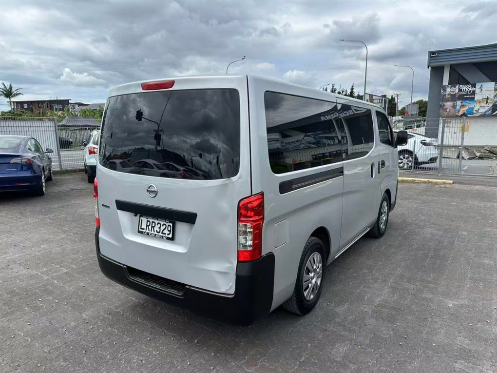 2015 Nissan caravan