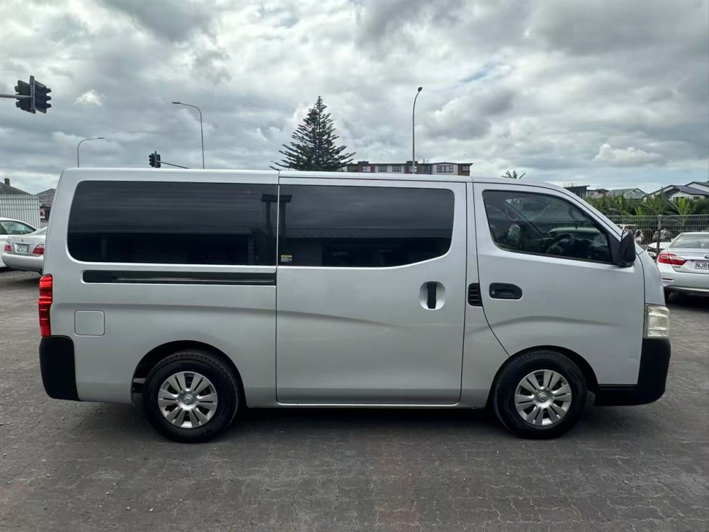 2015 Nissan caravan