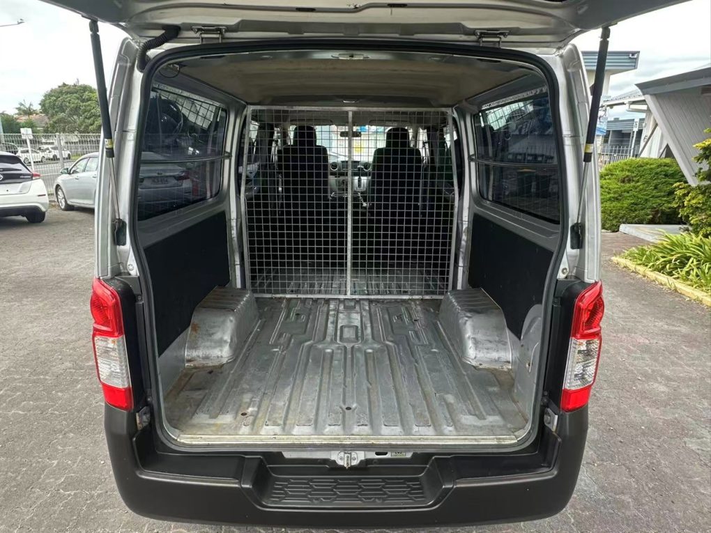 2015 Nissan caravan