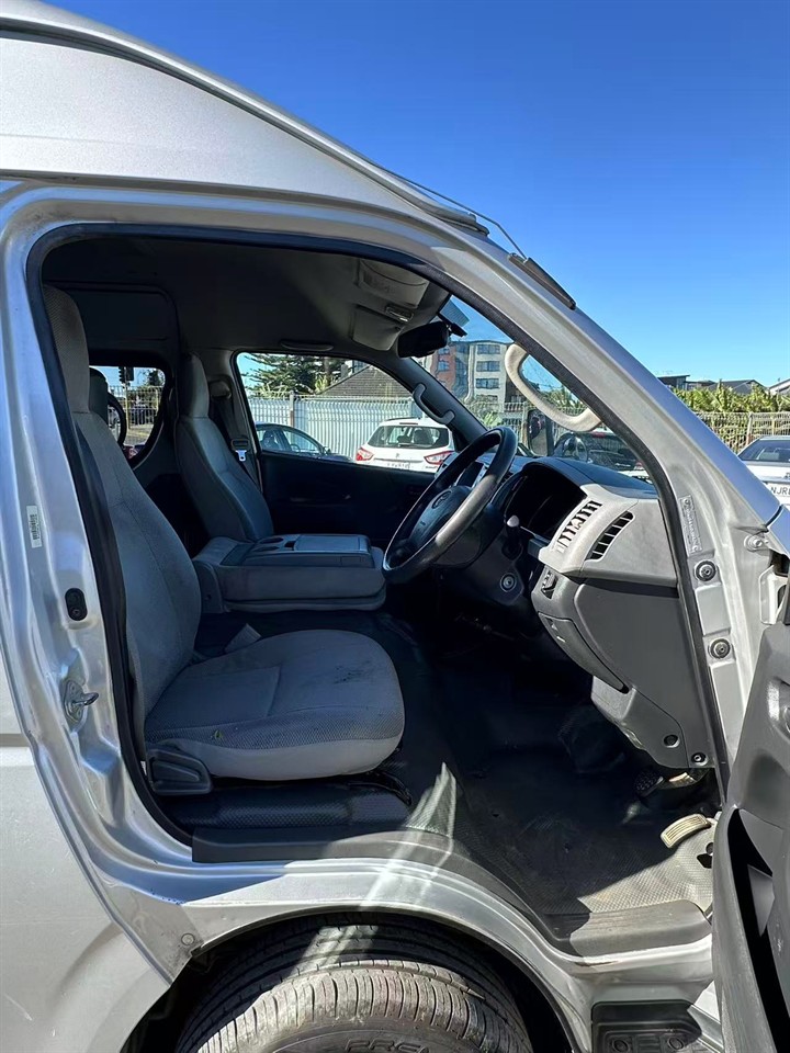 2007 Toyota Hiace