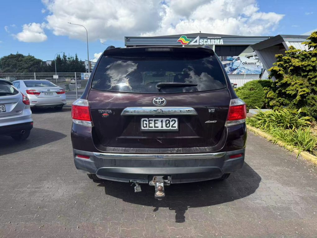 2011 TOYOTA HIGHLANDER