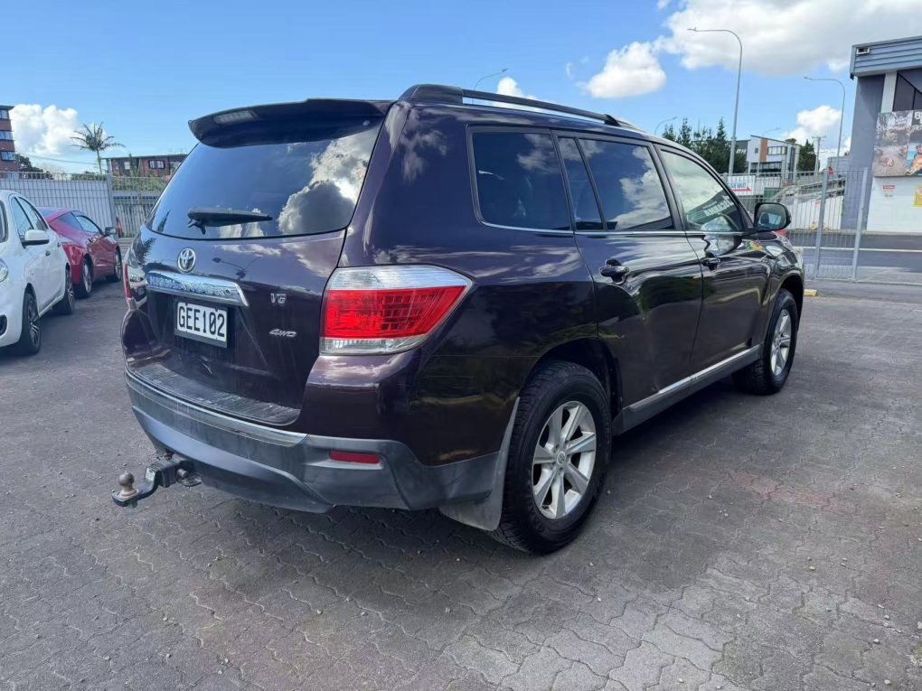 2011 TOYOTA HIGHLANDER