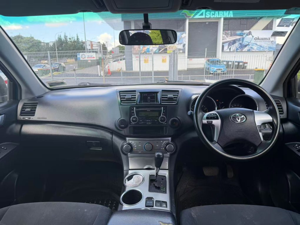 2011 TOYOTA HIGHLANDER