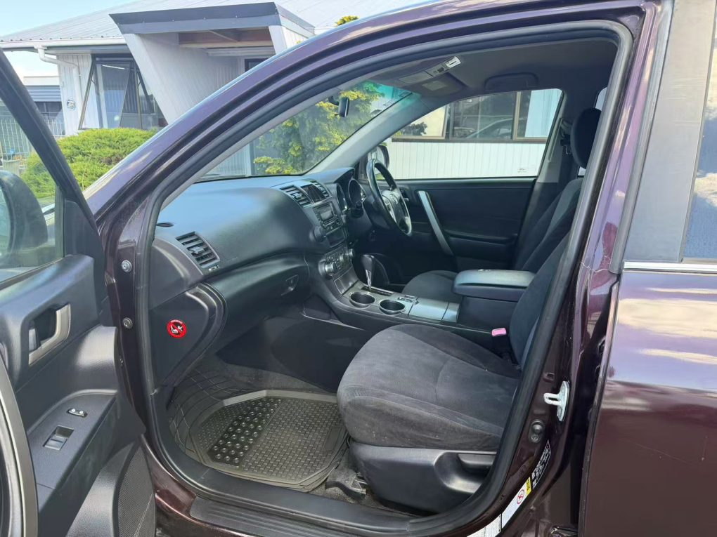 2011 TOYOTA HIGHLANDER