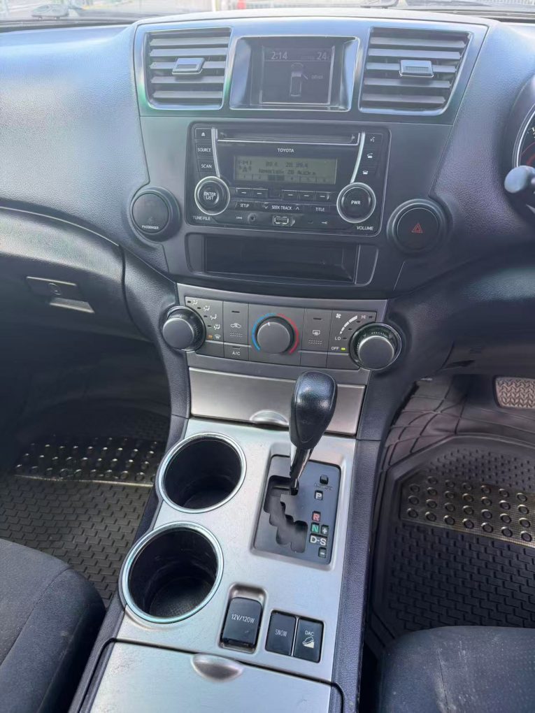 2011 TOYOTA HIGHLANDER