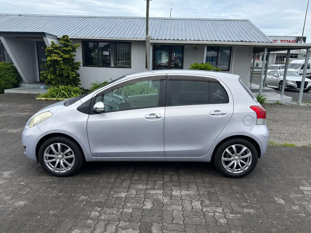 2010 TOYOTA VITZ