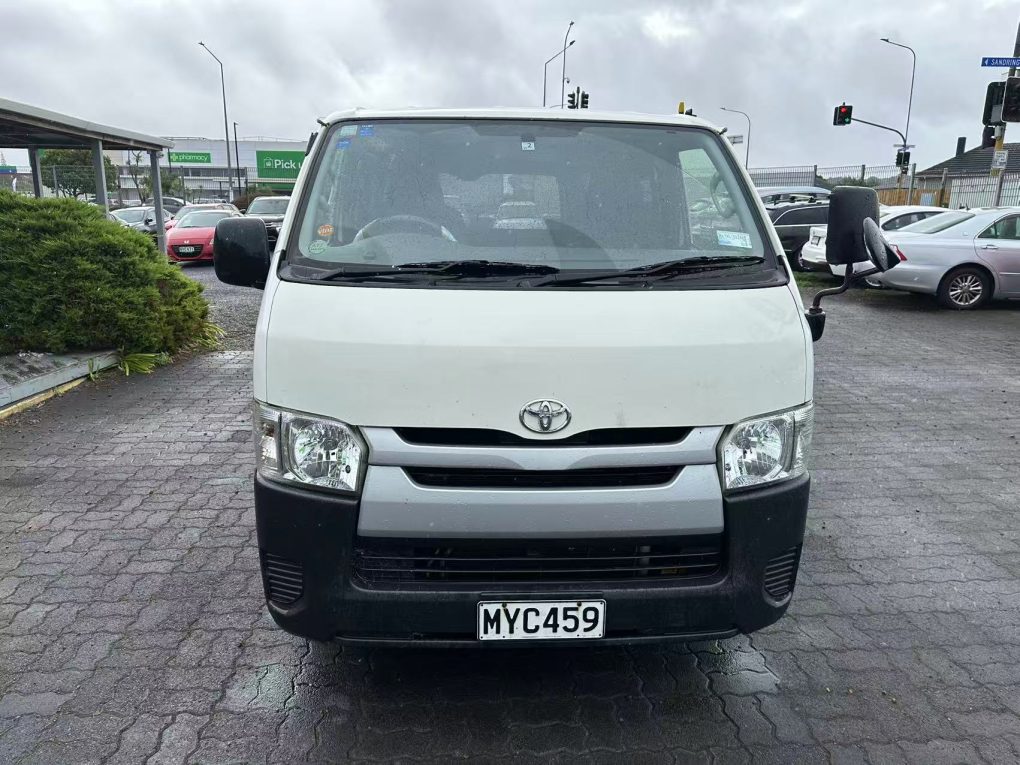 2016 TOYOTA HIACE