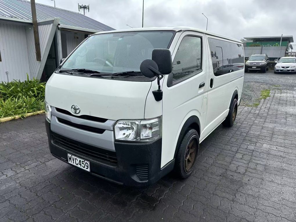 2016 TOYOTA HIACE