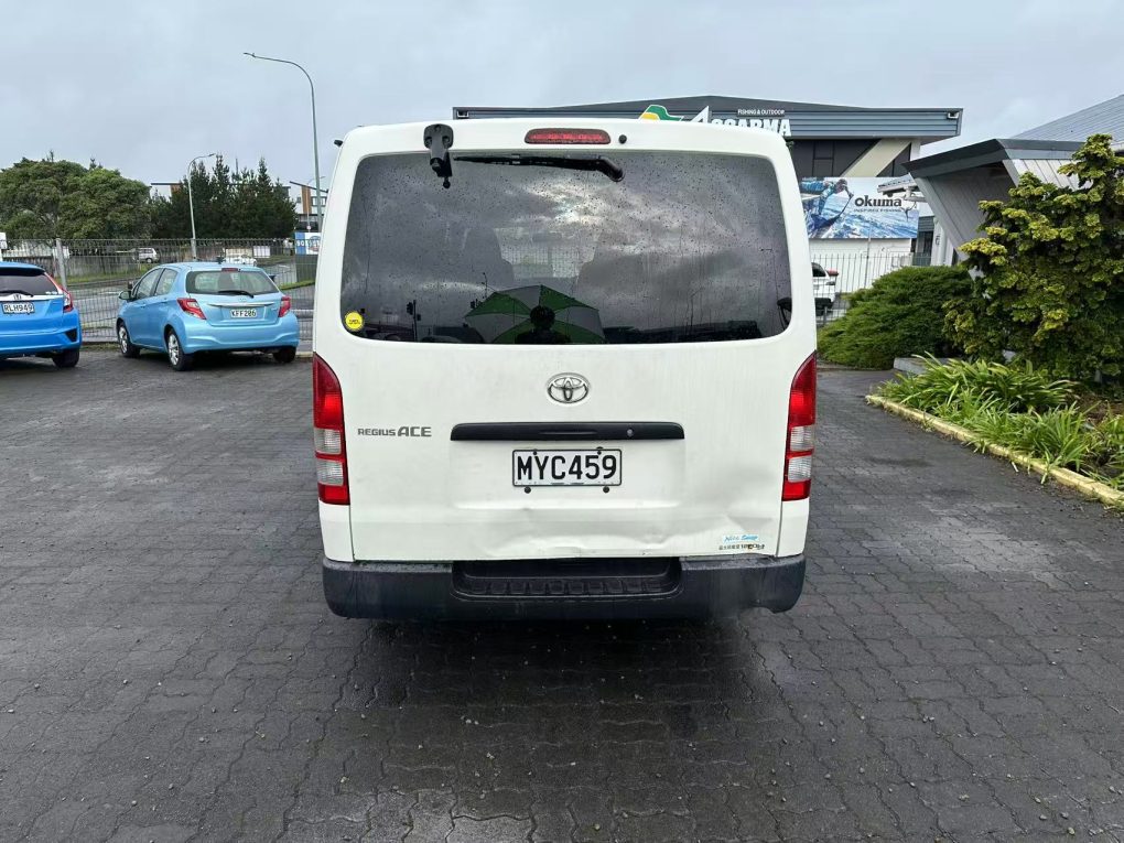 2016 TOYOTA HIACE