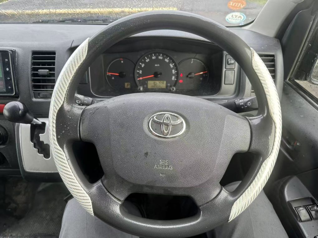 2016 TOYOTA HIACE