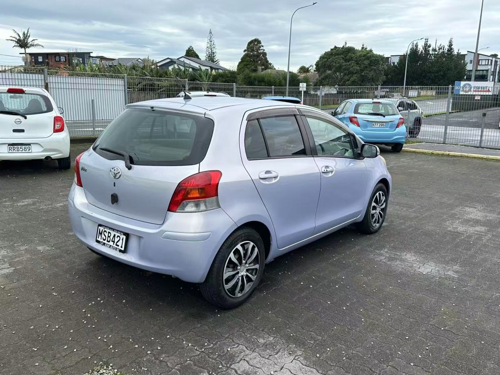 2010 TOYOTA VITZ