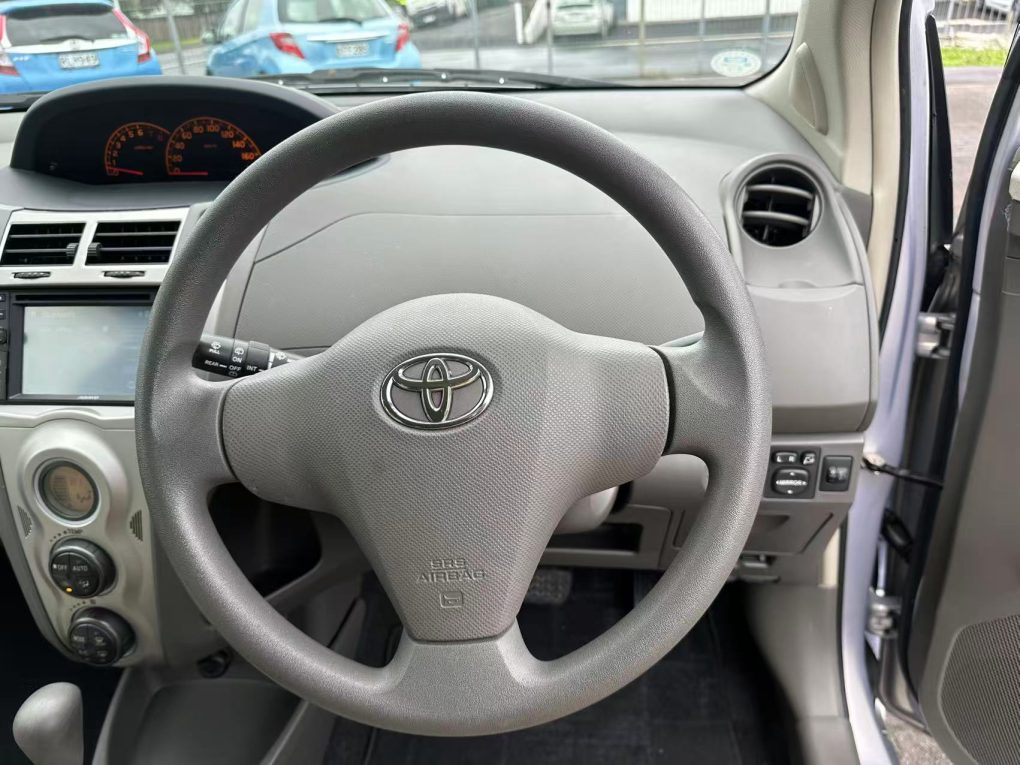 2010 TOYOTA VITZ