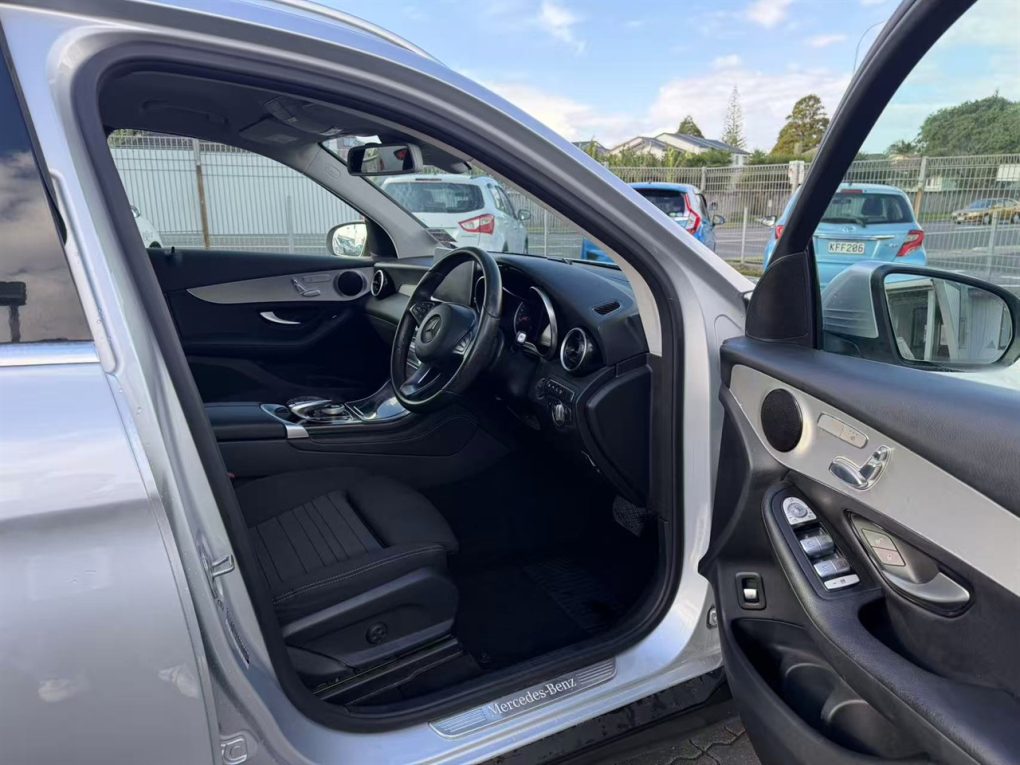 2017 Mercedes-Benz GLC 200