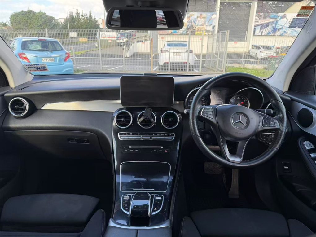 2017 Mercedes-Benz GLC 200