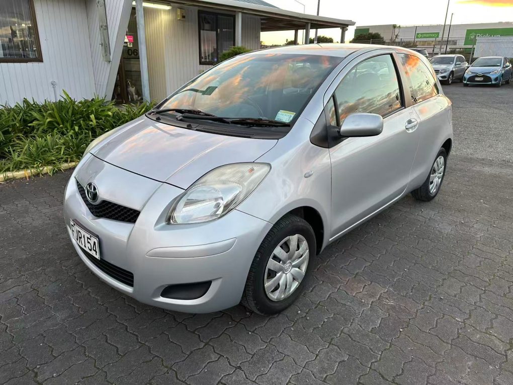 2010 TOYOTA YARIS