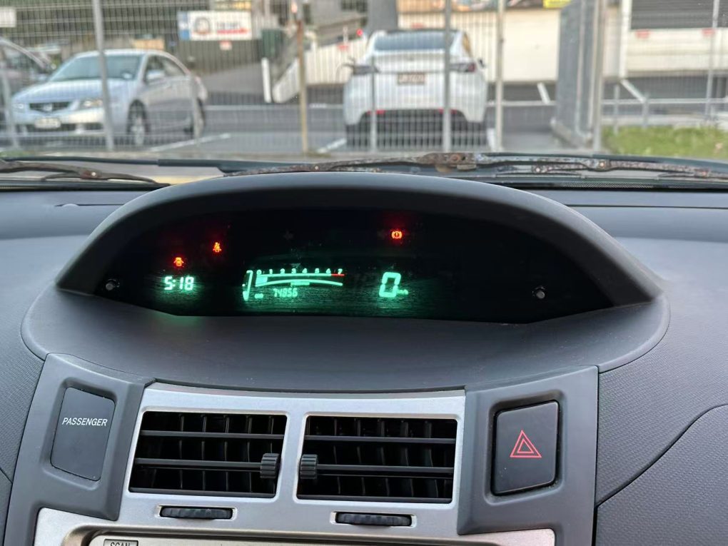 2010 TOYOTA YARIS