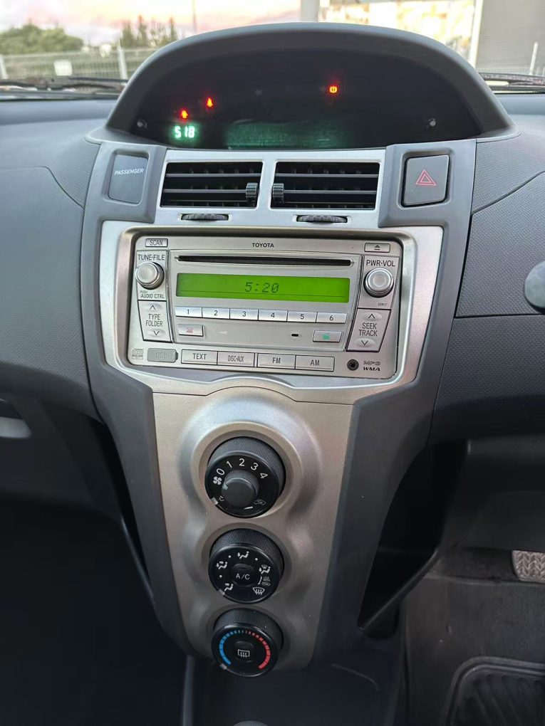 2010 TOYOTA YARIS