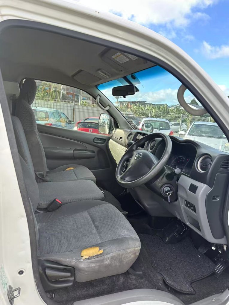 2013 NISSAN NV350