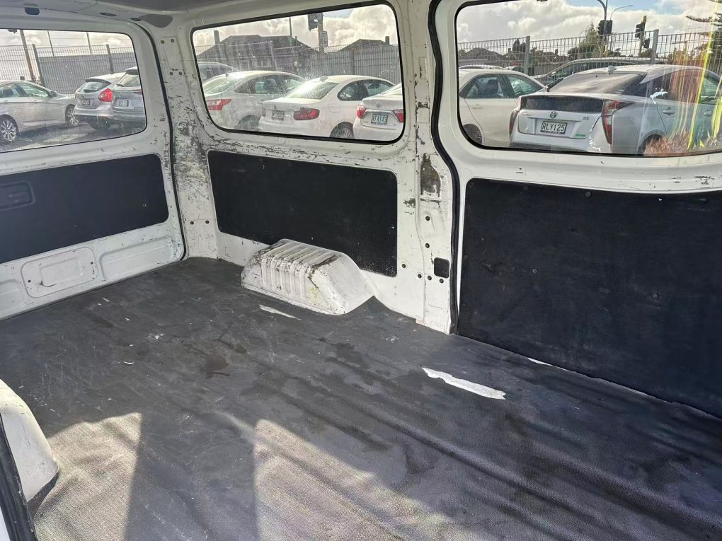 2013 NISSAN NV350