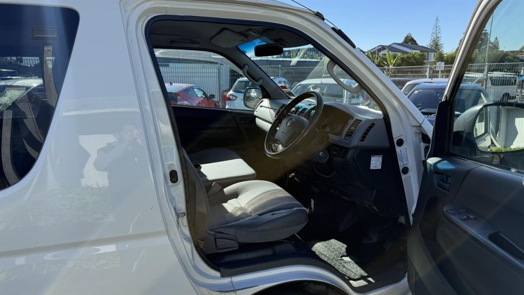 2009 TOYOTA HIACE “GOOD CONDITION”