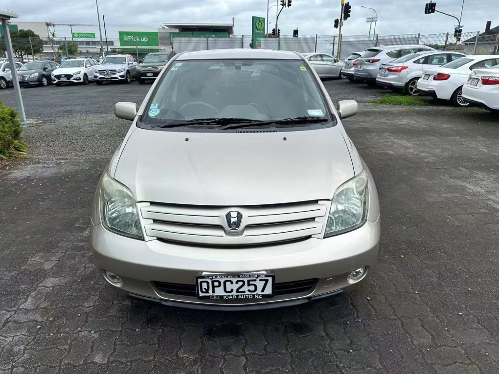 2003 TOYOTA IST