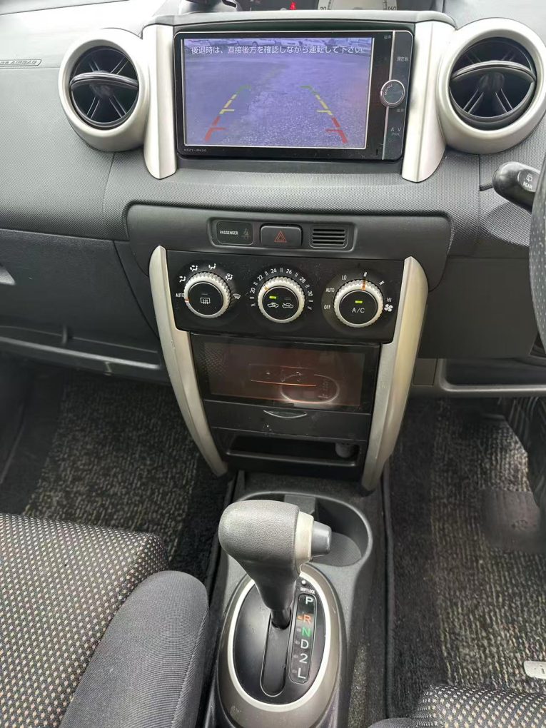 2003 TOYOTA IST