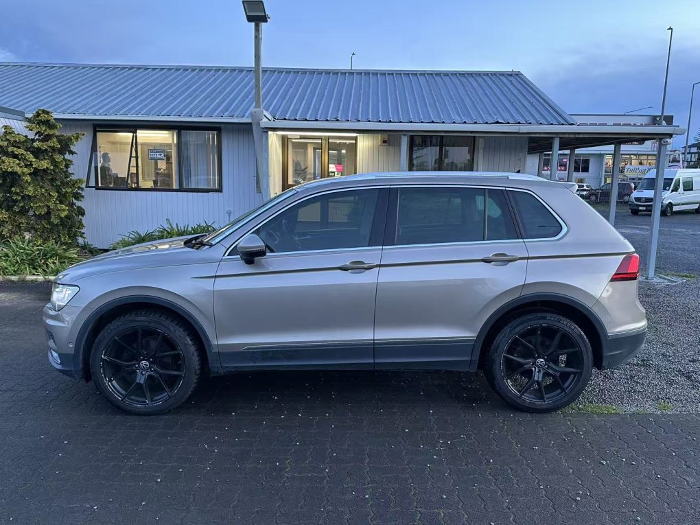 2017 Volkswagen Tiguan “Perfect Condition”
