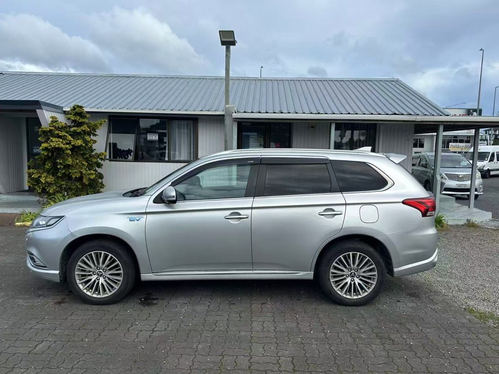 2020 MITSUBISHI OUTLANDER