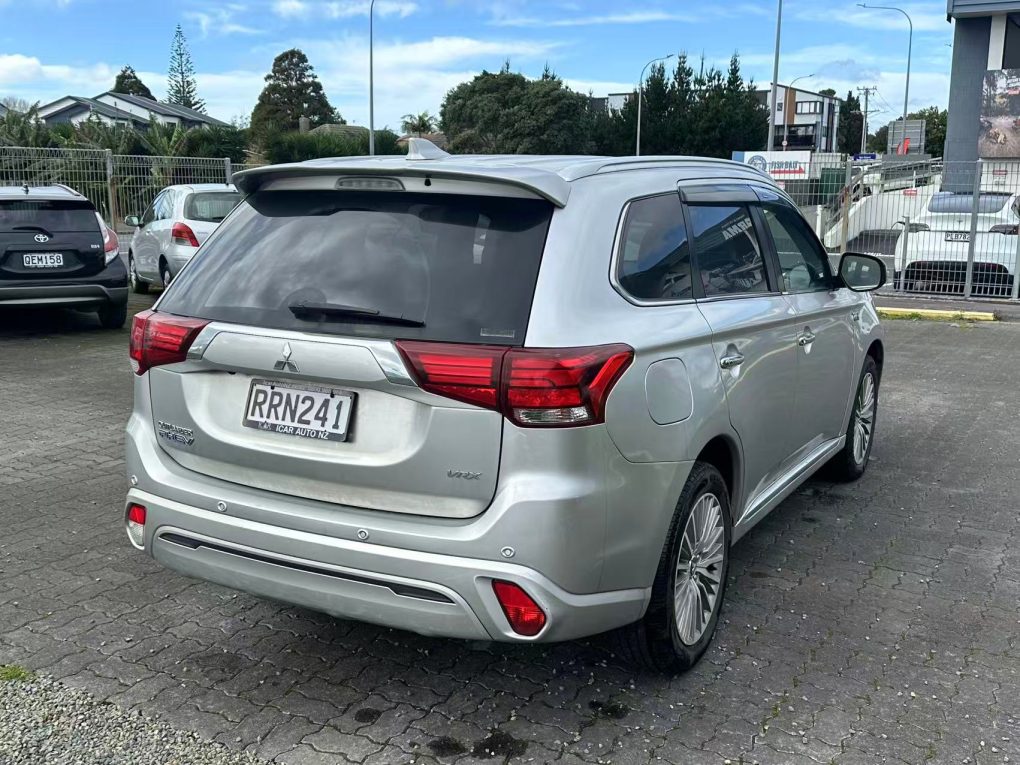 2020 MITSUBISHI OUTLANDER