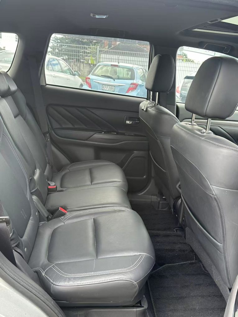2020 MITSUBISHI OUTLANDER
