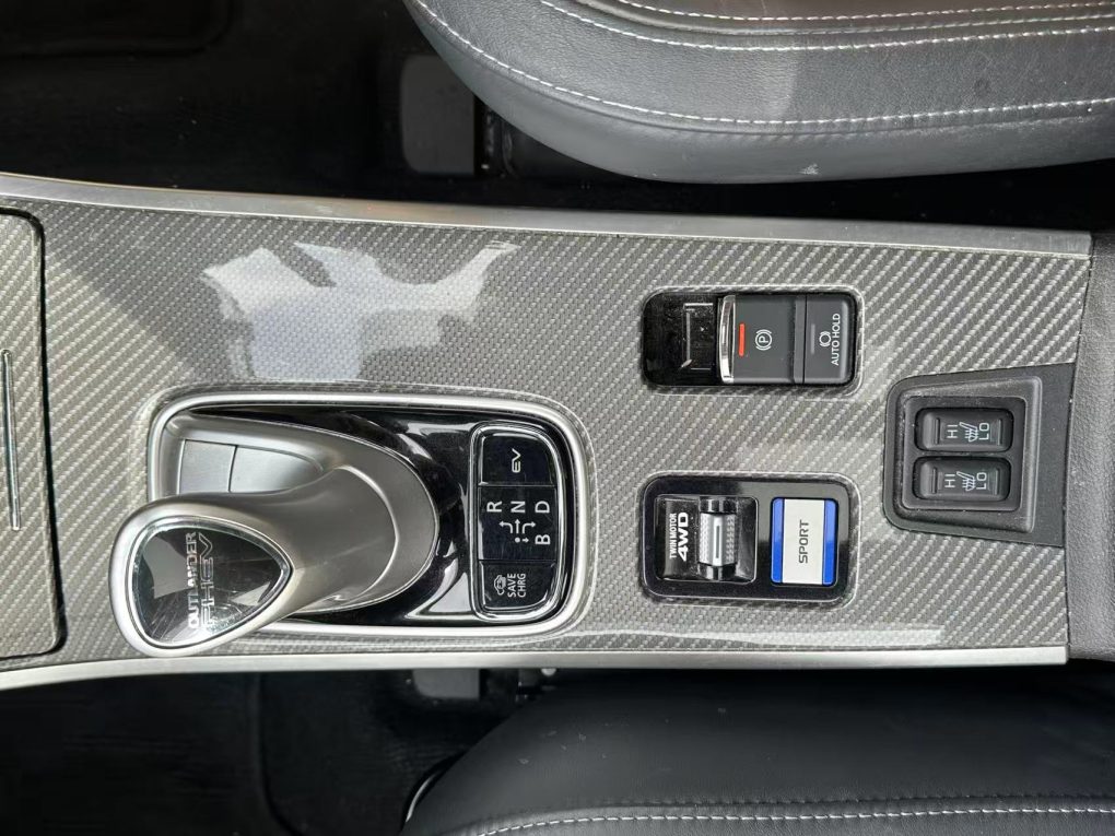 2020 MITSUBISHI OUTLANDER